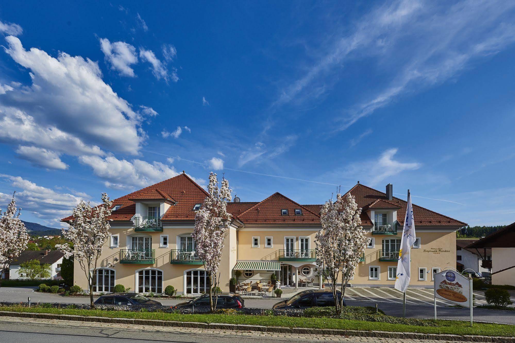 Akzent Hotel Bayerwald-Residenz Neukirchen  Екстер'єр фото