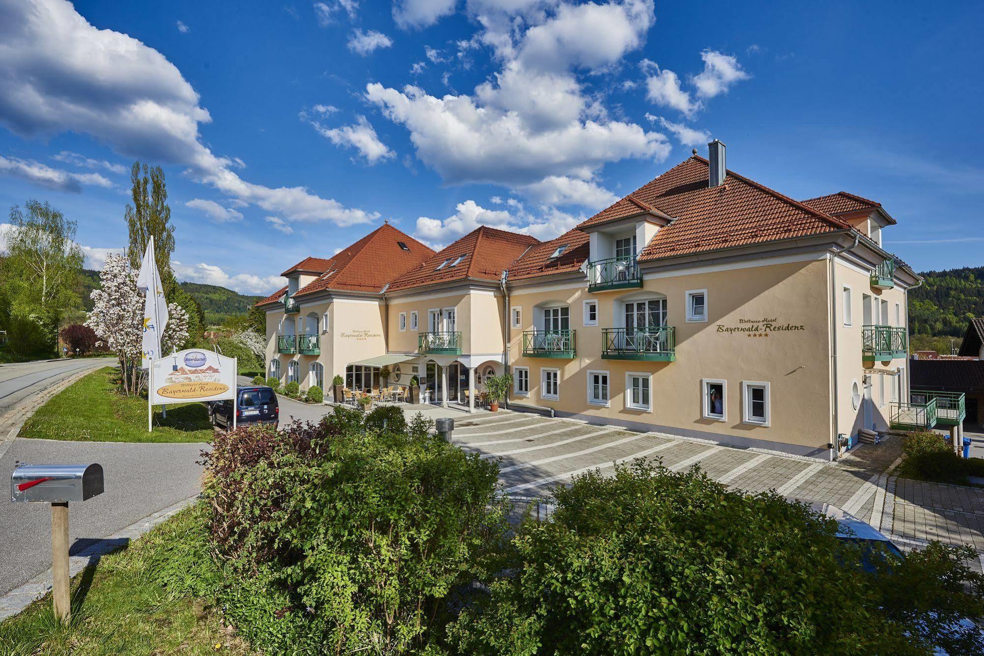 Akzent Hotel Bayerwald-Residenz Neukirchen  Екстер'єр фото