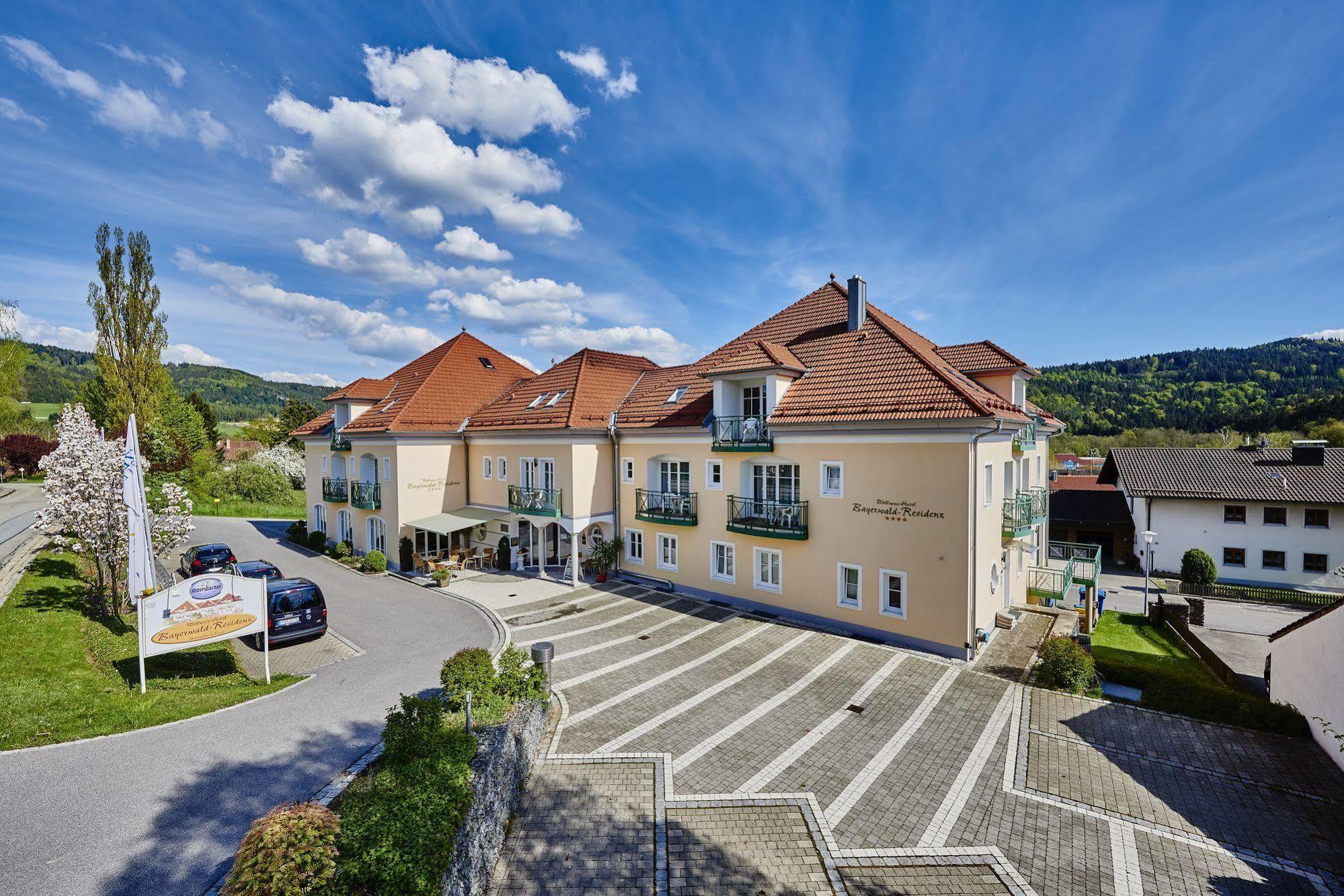 Akzent Hotel Bayerwald-Residenz Neukirchen  Екстер'єр фото